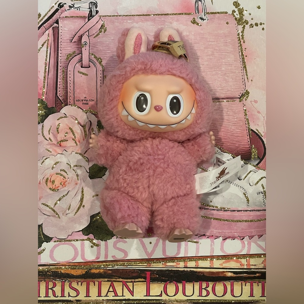 POP MART AUTHENTIC LABUBU Lychee Berry Pink Monster Plush Doll Keychain W/Outfit - Picture 7 of 17